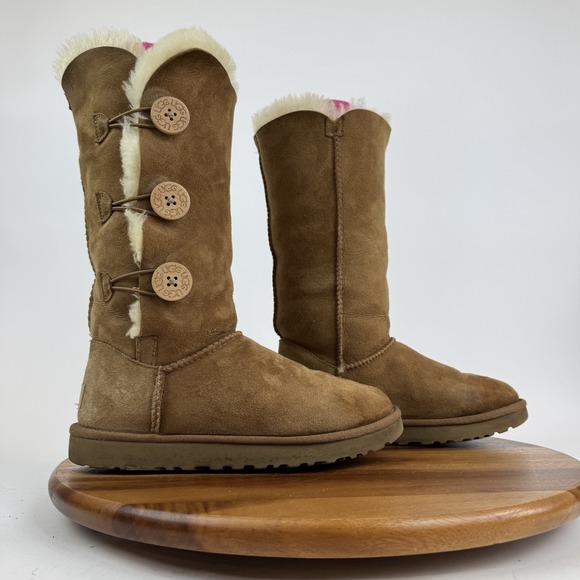 Womens Ugg Bailey Button Triplet II Chestnut Shearling Lined Boots Size 8 M GUC - Picture 1 of 11